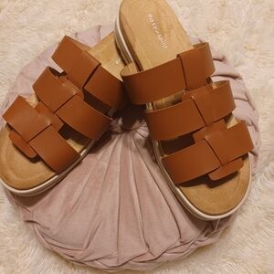 Easy Spirit Women's Tan Sandals